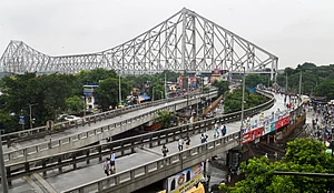PTI : Howrah Bridge closed in the view of a students' group's protest march to state secretariat over R G Kar Medical College and Hospital incident, in Kolkata, Tuesday, Aug. 27, 2024